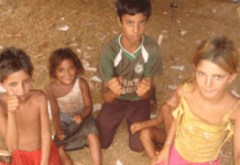 Aid agencies struggle to support over two million displaced Iraqis Aid agencies struggle to support over two million displaced Iraqis