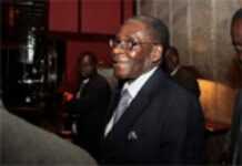 Zimbabwe: Mugabe snubs US ambassador and hurls insults at top US diplomat Zimbabwe: Mugabe snubs US ambassador and hurls insults at top US diplomat