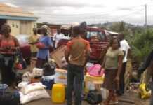 Gabonese flock en masse out of capital jpg_Lib2953_ok-2-1.jpg