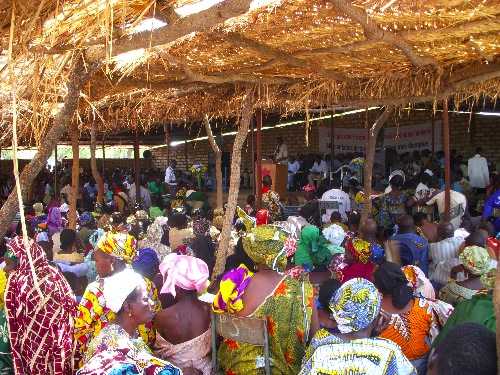 jpg_Mali_Church_crowd.jpg