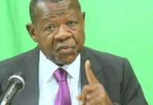 RDC : pour Lambert Mende, le mandat d’arrêt contre Moïse Katumbi est parfaitement valable sur le plan juridique RDC : pour Lambert Mende, le mandat d’arrêt contre Moïse Katumbi est parfaitement valable sur le plan juridique